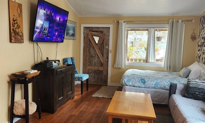 Clearlake Cabin | Longer the stay, the bigger the discount