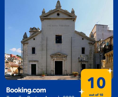 Condro House | Lontano dal caos a due passi dal mare