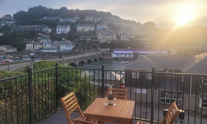 Looe Cottage | Looe Cottage - Seaside views, log fire, sleeps 4