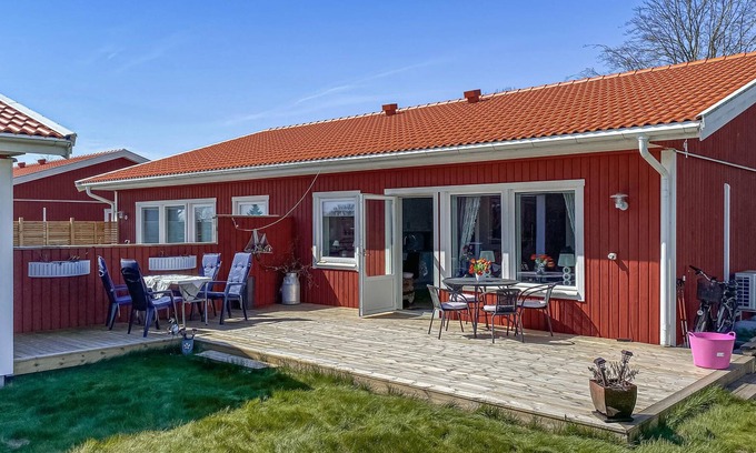 Ugglarp House | Look forward to a nice vacation with salmon fishing and nature experiences.