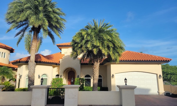 Opal House | LOOK NO FURTHER.Make This Your Own Private Paradise Getaway!