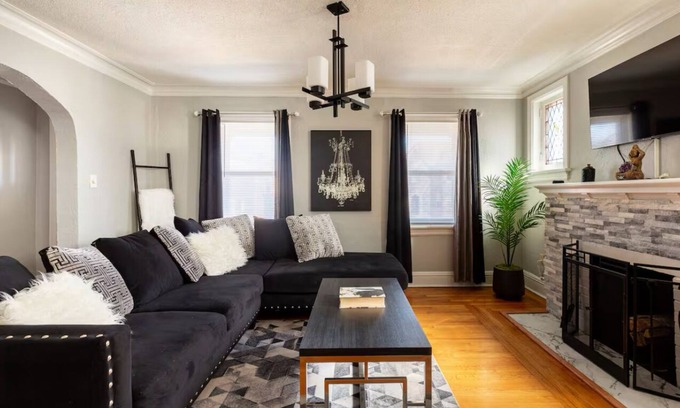 University City Villa | Loop Luxe in University City