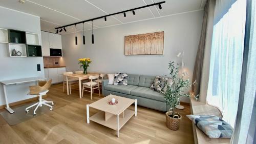 Kesklinn Apartment | Lootsi Haven - Modern City Apartment with Free Parking