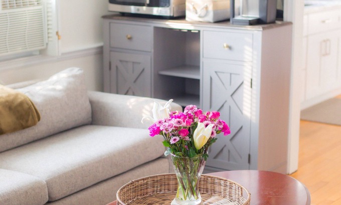 Stratford House | Lordship Charmer HAS IT ALL! Comfortable stay, accessible, family friendly!