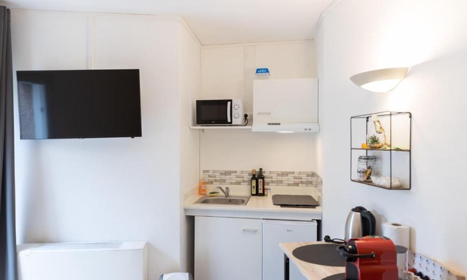 Sainte-Savine Apartment | LORIS! Studio avec PARKING et TERRASSE à TROYES