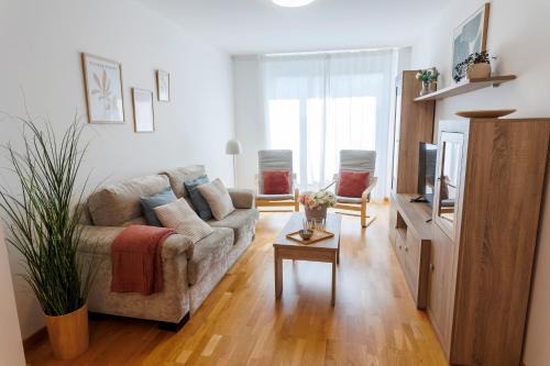 Agoncillo Apartment | Los Olivos