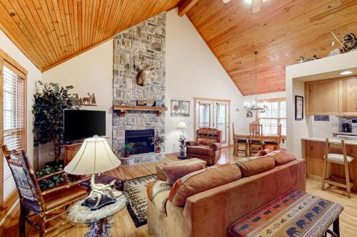 Branson West Apartment | Lost Creek Haven