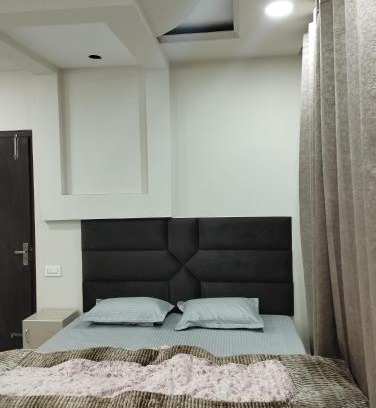 Mohal House | Lotus Inn River View