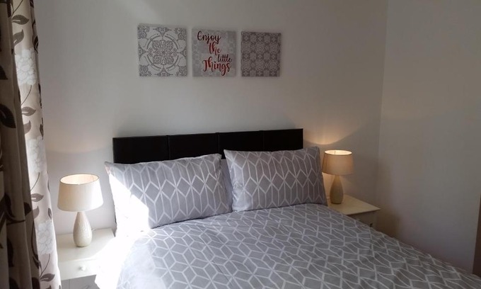 Mohill House | Lough Rynn Stylish Self-Catering