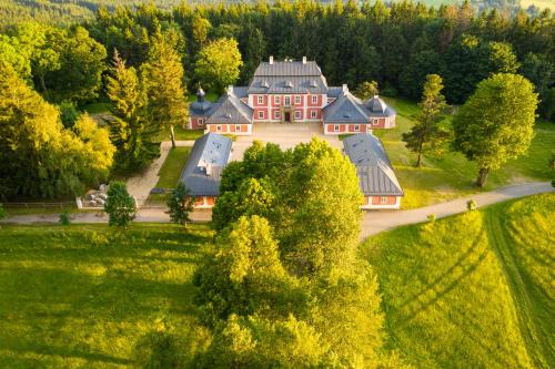 Svratouch Apartment | Lovecký zámek Karlštejn