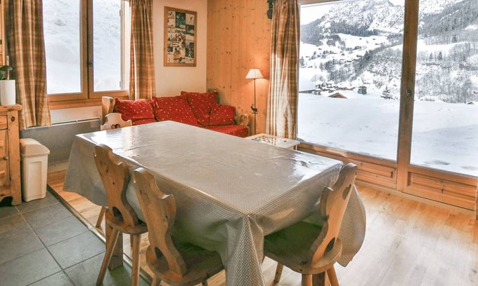 Le Chinaillon Apartment | Lovely 2-bedroom apartment, sunny terrace, close to slopes in Chinaillon