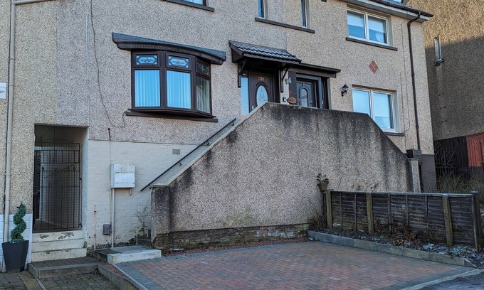 Coatbridge House | Lovely 2 Bedroom Terrace House