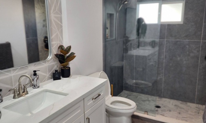 North Clairemont House | Lovely 3-bedroom house in sunny San Diego ,pool ,close to the beach