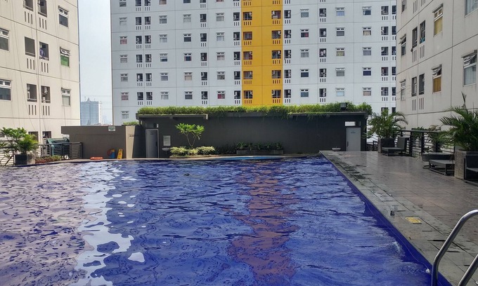Rawasari Apartment | Lovely and Strategic Studio at Green Pramuka Apartment