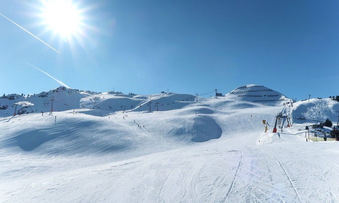 Holdernach Villa | Lovely apartment in villa for 10 people with WIFI, TV, balcony and pets allowed