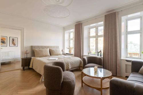 Osterbro Apartment | Lovely Apartment by w Bathtub and Balcony