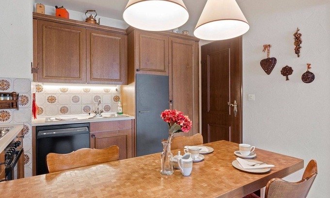 Parpan Apartment | Lovely apartment for 3 people with TV and balcony