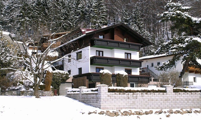 Bad Haering Apartment | Lovely apartment for 6 people with WIFI, TV, terrace and panoramic view