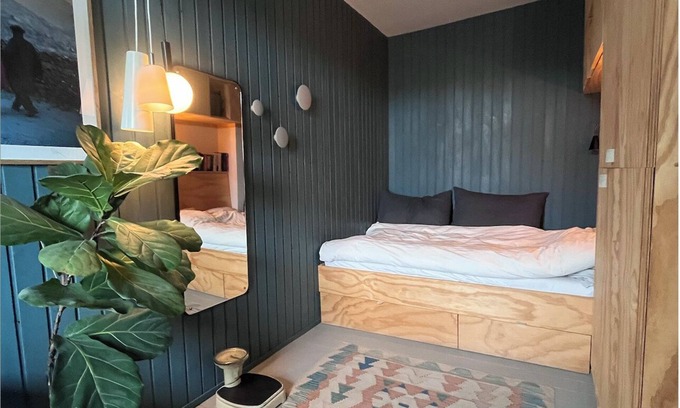 Copenhagen City Centre Apartment | Lovely bright 3-bedroom with large balcony facing green courtyard