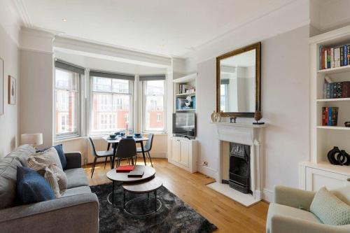 Redcliffe Apartment | Lovely Chelsea Apartment