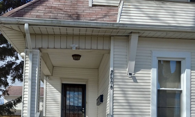 South Chicago Heights Apartment | Lovely family and pet friendly apartment in South Chicago Heights