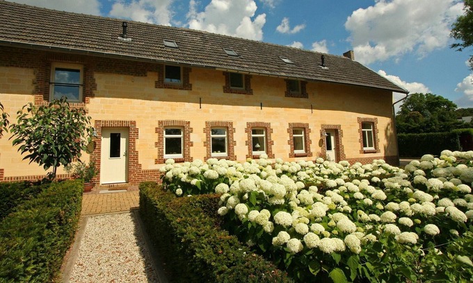 Beertsenhoven House | Lovely Farmhouse in Wijlre near Forest