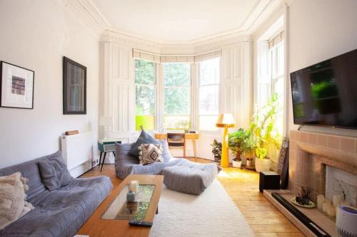 Kelvinbridge Apartment | Lovely Flat in Ideal Location