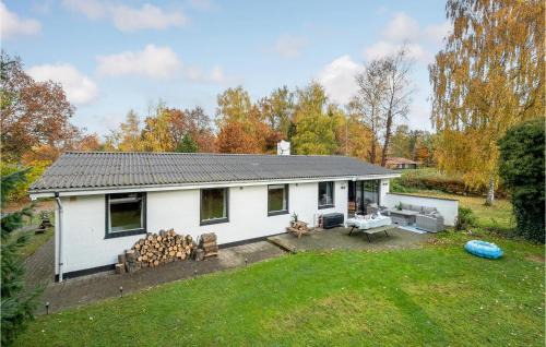 Farvang House | Lovely Home In Fårvang With Wifi