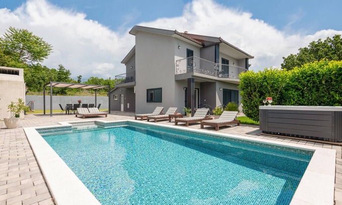 Imotski House | Lovely home in Imotski with sauna