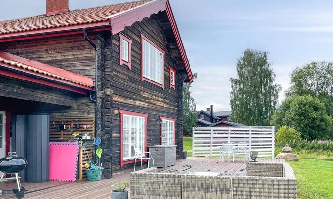 Dalarna House | Lovely home in Mora with sauna