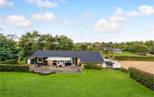 Floutrup House | Lovely Home In Roslev With Wifi