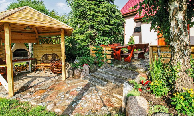 Sarbsk House | Lovely home in Wicko with WiFi