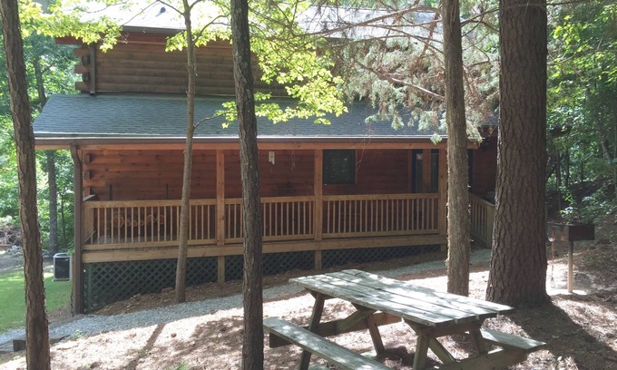 Warm Springs Cabin | Lovely Log Home is surrounded by Roosevelt State Park & near Callaway Gardens!