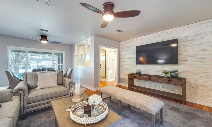 Tech Terrace Cottage | Lovely Lubbock Home w/Furnished Deck & Grill