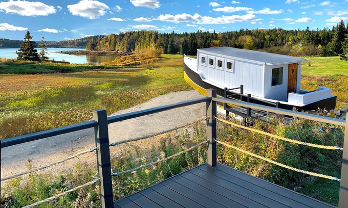East Machias Cottage | Lovely ocean views, hiking & lobster boat lounge