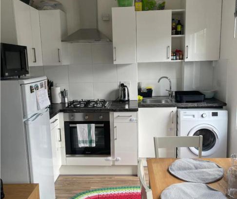 Tottenham Green House | Lovely room in Tottenham