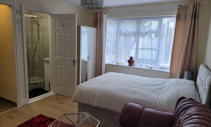 Reading House | Lovely Studio in Town Centre