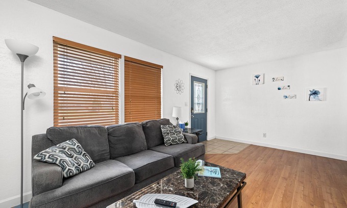 Davenport House | Lovely Updated 2bd house just minutes away from anything the Qc has to offer!