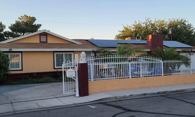 Sunrise Manor Apartment | Lovely Vacation Apt near to Famous Las Vegas Strip