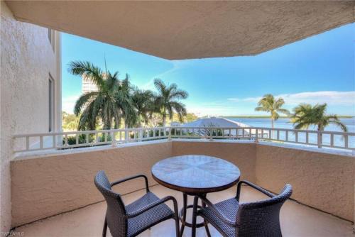 Fort Myers Beach Apartment | Lovers Key Resort Suite 2 - Waterfront Boat Watching