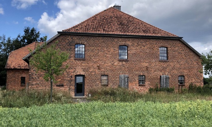 Haarstorf Apartment | Lovingly converted workshop in former stable building