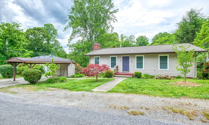 Lake Junaluska Apartment | Lower level condo with private patio, washer/dryer, pool, and mountain views