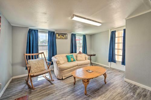Lubbock House | Lubbock Home Furnished Patio Less Than 5 Mi to Dtwn!
