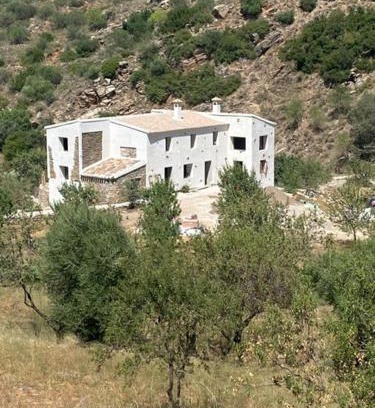 La Brena Villa | LUBY CORTIJO ROGELIO