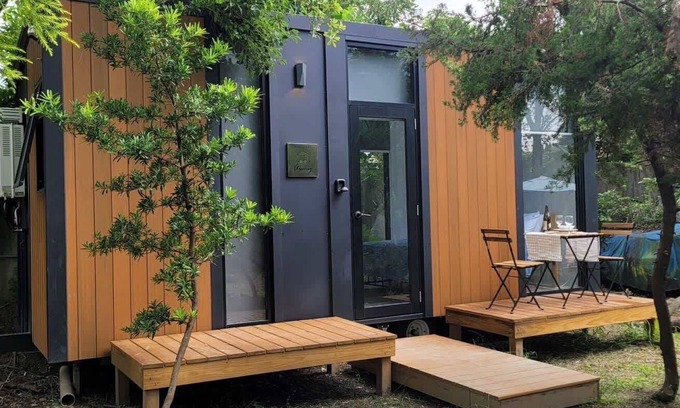 East District House | Luck House 3 by Tiny Away (幸運小屋3)