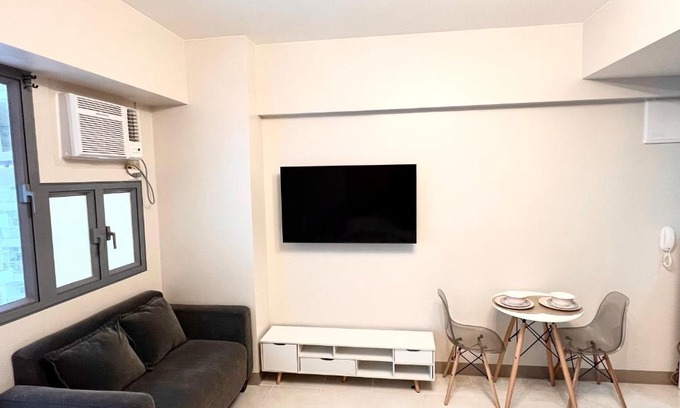 New Manila Apartment | Luke's Place In Quezon City