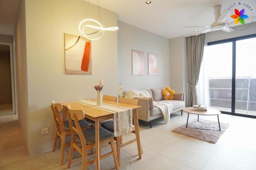Tropicana Apartment | Lumi Tropicana By LilyandLoft