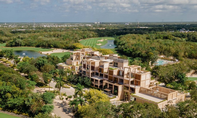 Puerto Juarez Apartment | Lumina at The Village Luxury Residences in Corasol