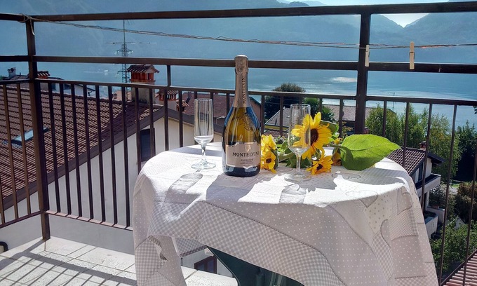 Abbadia Lariana Apartment | Luminoso con Balcone Vista Lago