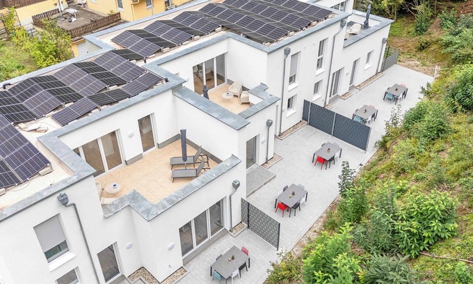 Offenburg House | LUMlFLATS: 4 Zimmer/E-Ladestation/Dachterrasse